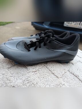 Boys Nike Soccer Cleats Size 6